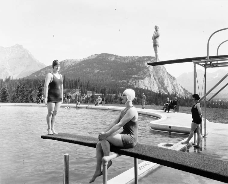 Swimming pool at Banff Springs Hotel, Banff, Alta. ca.1930s. Library and Archives Canada.